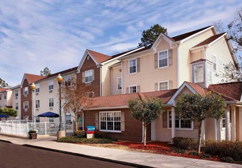 Alluxsuites At 1876, Ascend Hotel Collection Tallahassee Exterior photo