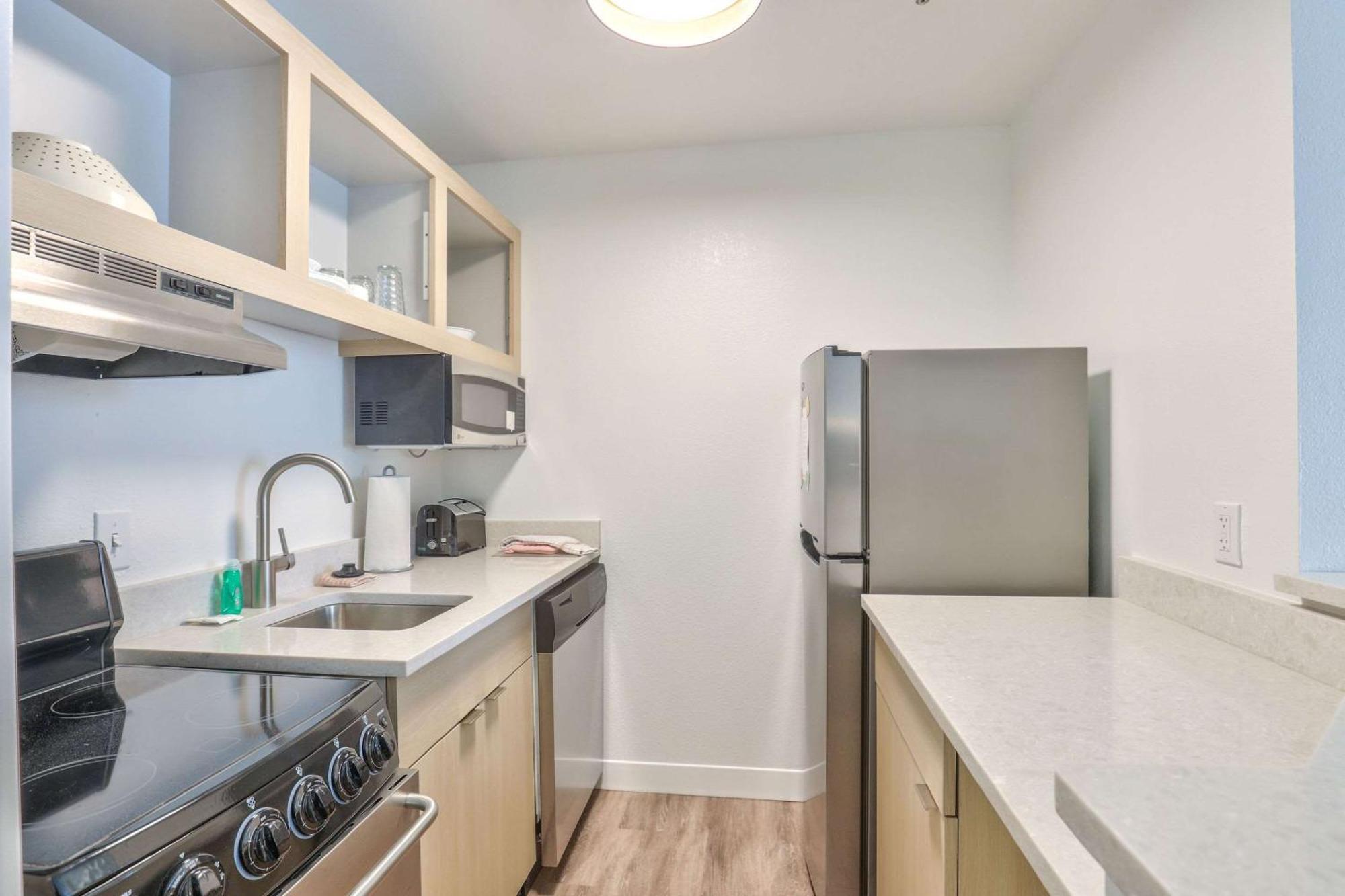 Alluxsuites At 1876, Ascend Hotel Collection Tallahassee Exterior photo